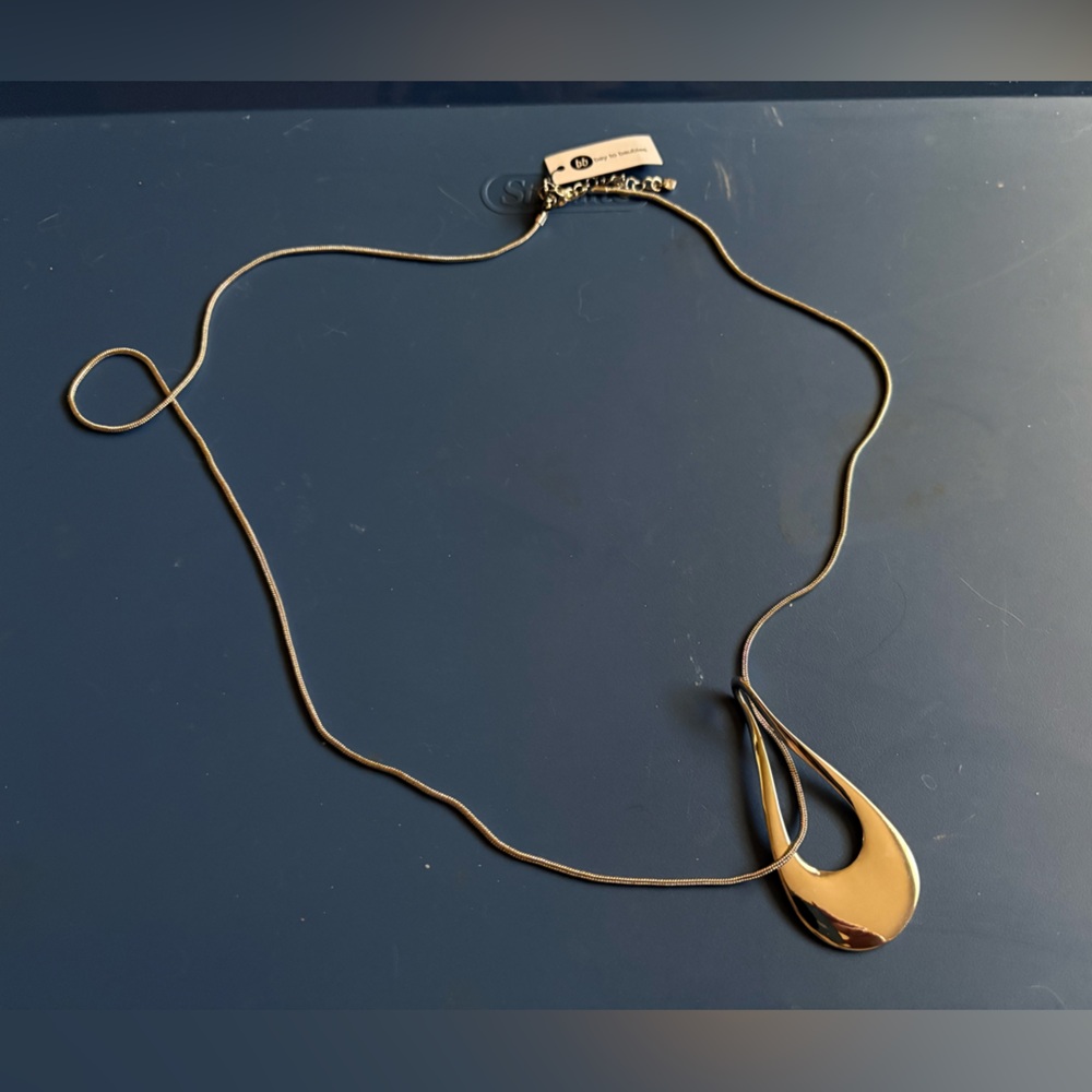 Bay To Baubles Silver Teardrop Pendant Necklace